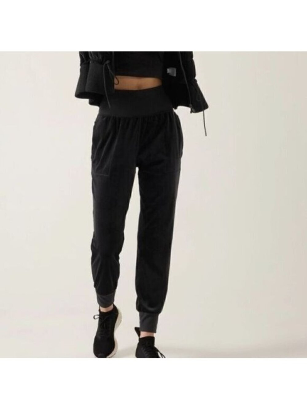 Athleta Salutation‎ Black Velvet Front Pockets High Waisted Jogger Size Small Ta